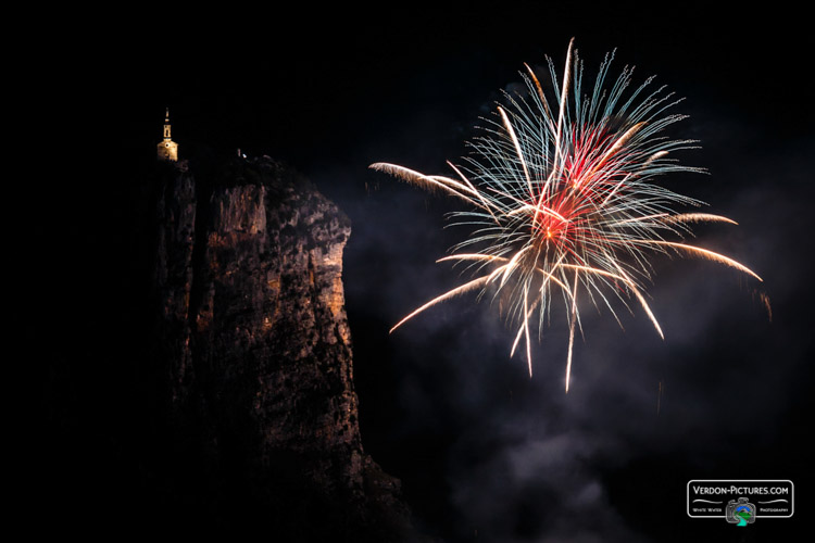 photo feu artifice 14 juillet nuit castellane verdon